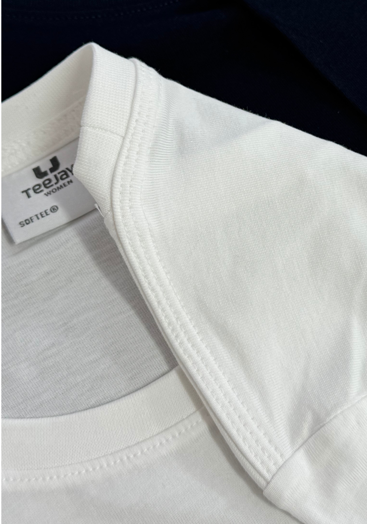 T-Shirt_Women_s_Sof_Tee-Real-Photo-Echt-Foto